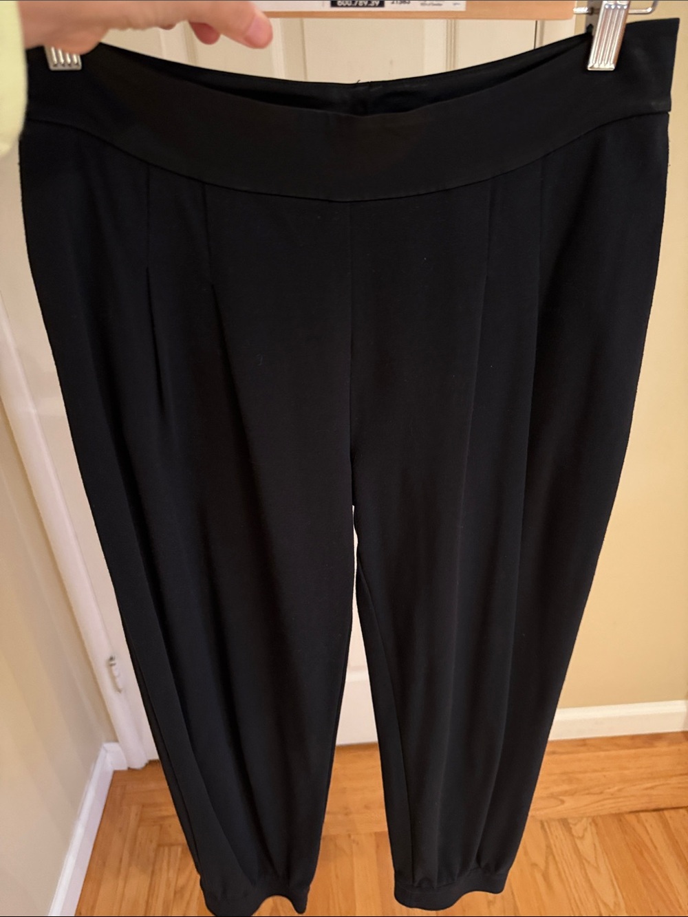 DvF Black Women's Pleated Pants with waistband